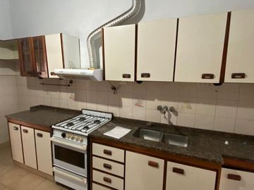 VENTA CASA TRES DORMITORIOS COCHERA EN CRISOL SUD