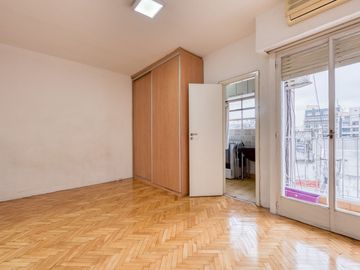VENTA MONOAMBIENTE EN FLORES