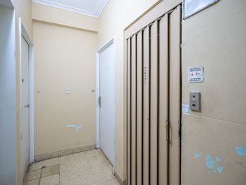 VENTA MONOAMBIENTE EN FLORES