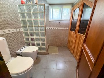 VENTA PERMUTA CASA DE CATEGORIA 7 AMBIENTES LELOIR