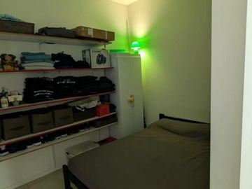 MONOAMBIENTE EN VENTA CON PATIO EN FLORES