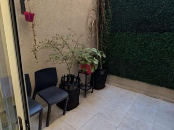MONOAMBIENTE EN VENTA CON PATIO EN FLORES