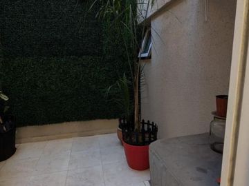 MONOAMBIENTE EN VENTA CON PATIO EN FLORES