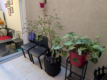 MONOAMBIENTE EN VENTA CON PATIO EN FLORES