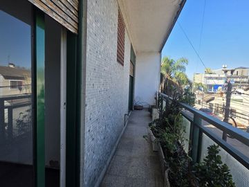 VENTA DEPARTAMENTO 4 AMB C/PATIO Y BALCON CASEROS