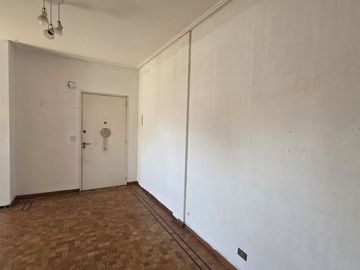 VENTA DEPARTAMENTO 4 AMB C/PATIO Y BALCON CASEROS