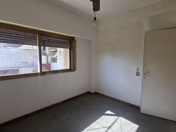 VENTA DEPARTAMENTO 4 AMB C/PATIO Y BALCON CASEROS