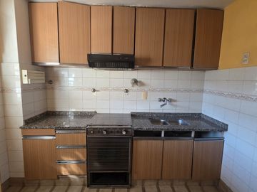 VENTA DEPARTAMENTO 4 AMB C/PATIO Y BALCON CASEROS
