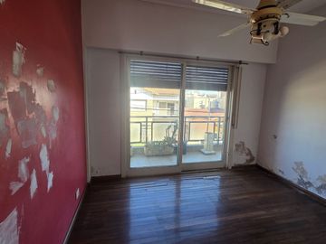 VENTA DEPARTAMENTO 4 AMB C/PATIO Y BALCON CASEROS