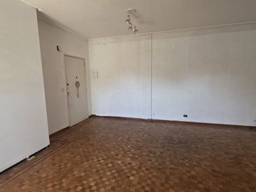 VENTA DEPARTAMENTO 4 AMB C/PATIO Y BALCON CASEROS