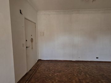 VENTA DEPARTAMENTO 4 AMB C/PATIO Y BALCON CASEROS