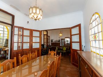 VENTA - CASA DE ESTILO EN RECOLETA