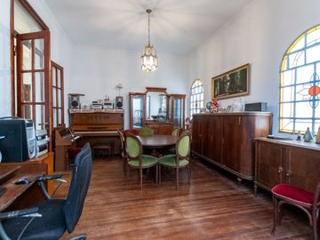 VENTA - CASA DE ESTILO EN RECOLETA