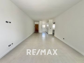 VENTA DPTO PB 3AMB. C/JARDIN CHIC PILAR FINANCIAC.