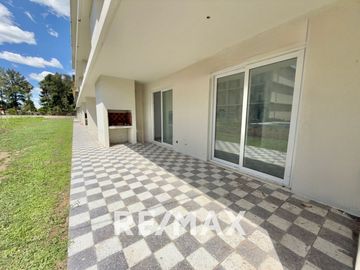 VENTA DPTO PB 3AMB. C/JARDIN CHIC PILAR FINANCIAC.