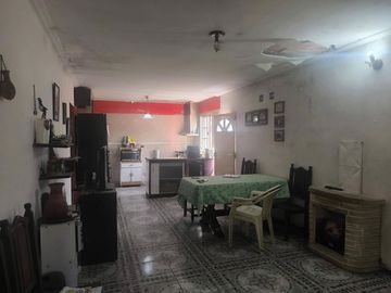 VENTA CASA TORTUGUITAS A REFACCIONAR