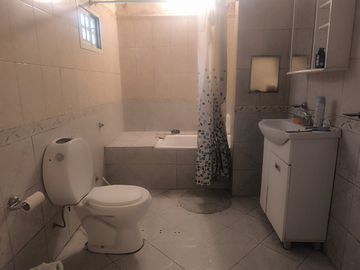 VENTA CASA TORTUGUITAS A REFACCIONAR