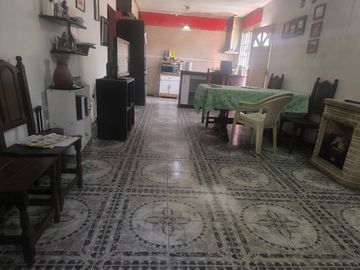 VENTA CASA TORTUGUITAS A REFACCIONAR