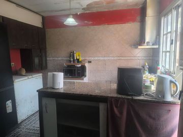 VENTA CASA TORTUGUITAS A REFACCIONAR