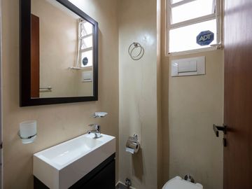 DPTO EN VENTA 5 AMB EN FLORES CON PATIO Y PARRILLA