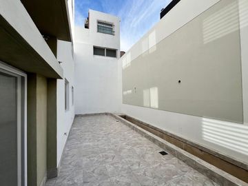 Venta Dpto 4 amb V.Devoto PB 2 patios a ESTRENAR