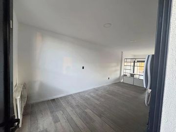 VENTA MONOAMBIENTE CON BALCÓN CONTRA FRENTE