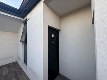 VENTA MONOAMBIENTE CON BALCÓN CONTRA FRENTE