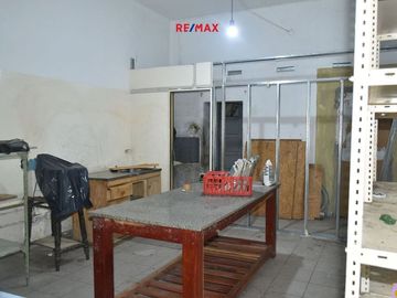 LOTE 699M2 EN VTA C 2 LOCALES+DEPTO+PARQUE+ CASA