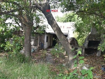 LOTE 699M2 EN VTA C 2 LOCALES+DEPTO+PARQUE+ CASA