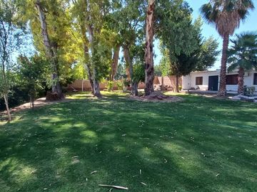 CASA QUINTA + SALON COMERCIAL. PISCINA -Guaymallén