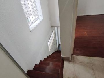 Venta PH dos ambientes patio propio  Beccar