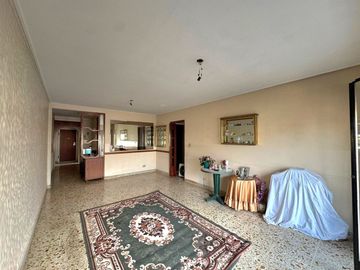 Depto. 4 Amb. en Villa Del Parque para refaccionar