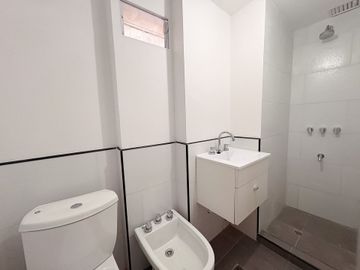 VENTA 2 AMBIENTES LAS CAÑITAS REFACCIONADO