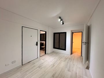 VENTA 2 AMBIENTES LAS CAÑITAS REFACCIONADO