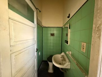 VENTA CASA, 2 DORMITORIOS, BARRIO ITURRASPE!