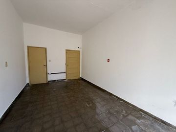 VENTA CASA, 2 DORMITORIOS, BARRIO ITURRASPE!