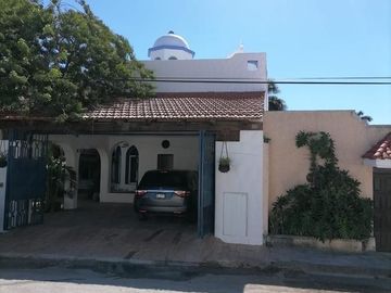 CASA EN RENTA IDEAL PARA CLÍNICA U OFICINAS  EN BENITO JUÁREZ NORTE