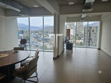Oficina en arriendo ubicado en Metro Hernando de Magallanes