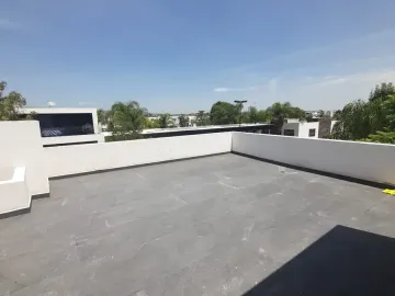 Casa en   Venta  en Puebla Lomas de Angelópolis  Parque Queretaro  esquina casa club con alberca