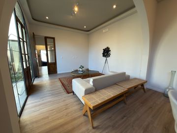 Venta Reciclada  a estrenar Casa 3 dormitorios Patio y pileta Lourdes