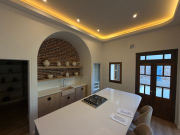 Venta Reciclada  a estrenar Casa 3 dormitorios Patio y pileta Lourdes