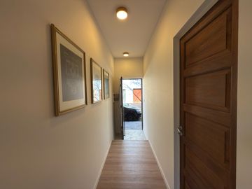 Venta Reciclada  a estrenar Casa 3 dormitorios Patio y pileta Lourdes