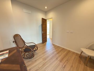 Venta Reciclada  a estrenar Casa 3 dormitorios Patio y pileta Lourdes