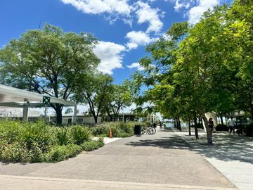 Casa al lago de 5 ambientes en alquiler anual en Ceibos Puertos del Lago