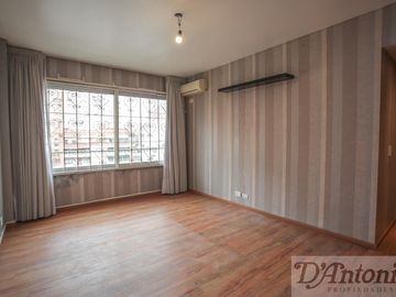 Piso exclusivo en Caballito: 4 ambientes, suite, cochera S.U.M. con parrilla y gran balcón