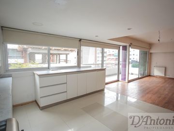 Piso exclusivo en Caballito: 4 ambientes, suite, cochera S.U.M. con parrilla y gran balcón