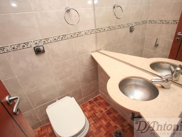 Piso exclusivo en Caballito: 4 ambientes, suite, cochera S.U.M. con parrilla y gran balcón