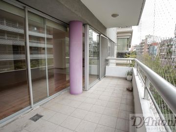 Piso exclusivo en Caballito: 4 ambientes, suite, cochera S.U.M. con parrilla y gran balcón