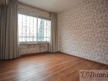 Piso exclusivo en Caballito: 4 ambientes, suite, cochera S.U.M. con parrilla y gran balcón