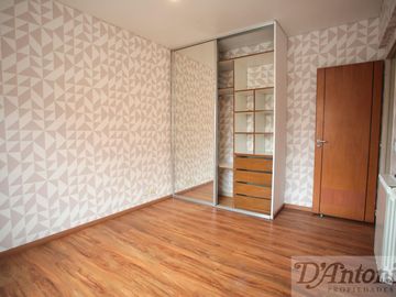 Piso exclusivo en Caballito: 4 ambientes, suite, cochera S.U.M. con parrilla y gran balcón